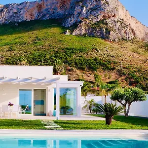 https://golden-holiday.sicilyhotelsitaly.net